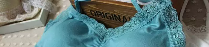 Mùa hè 2018 mới của phụ nữ ren ren cổ chữ V ren ren phương thức chạm đáy màu đen mỏng yếm thời trang mặc nhà nữ giới