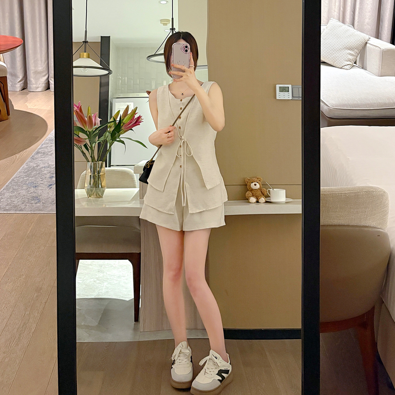Shorts Set for Women, 2026 Summer New Style, Age-Reducing and Super Stylish Outfit, a Complete Two-Piece Set for Petite Figures