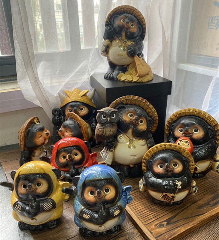 Japanese Imported Ceramics, Shigaraki Ware Handmade Lucky Civet Cat, Ninja Restaurant Decoration, Brings Wealth and Good Fortune