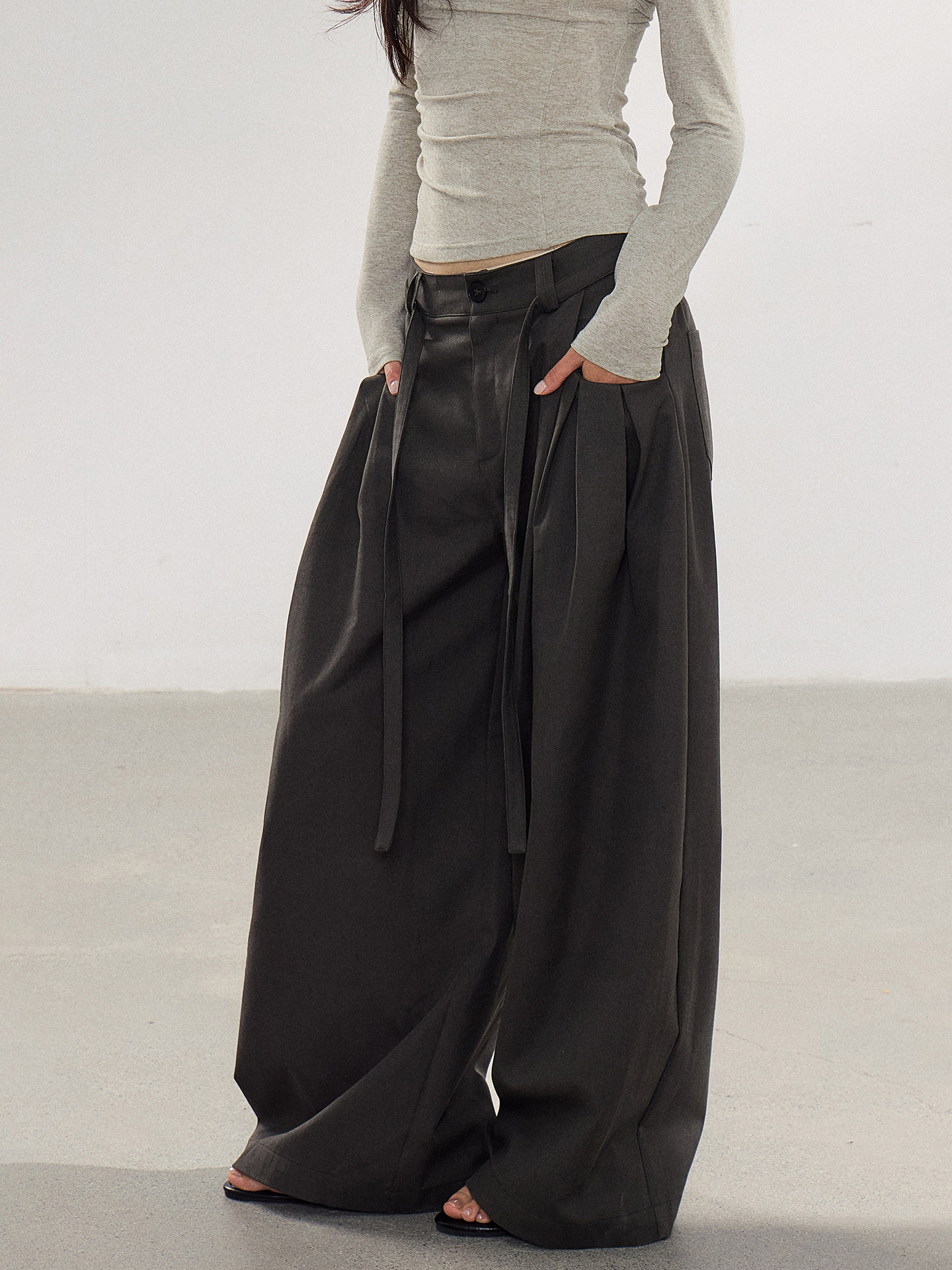 WITHMIN Straight-Leg Casual Trousers