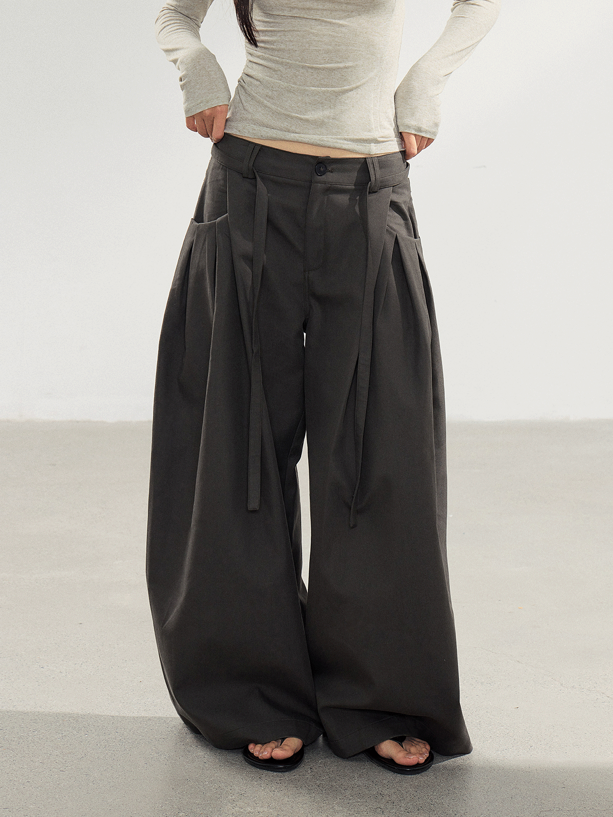 WITHMIN Straight-Leg Casual Trousers