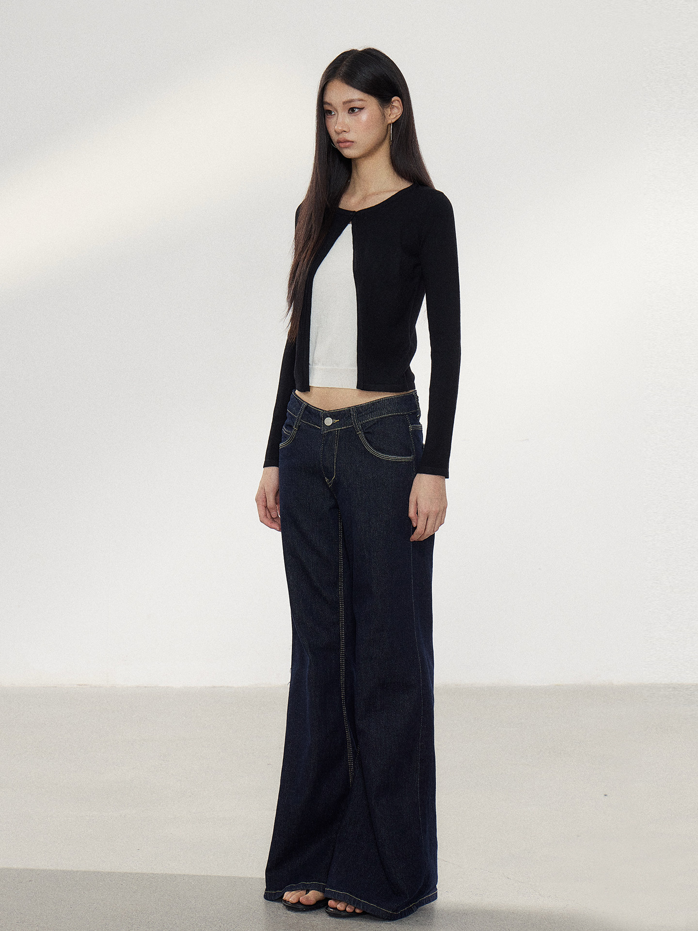 WITHMIN Black and White Layered-Look Slim-Fit Long-Sleeve Tee