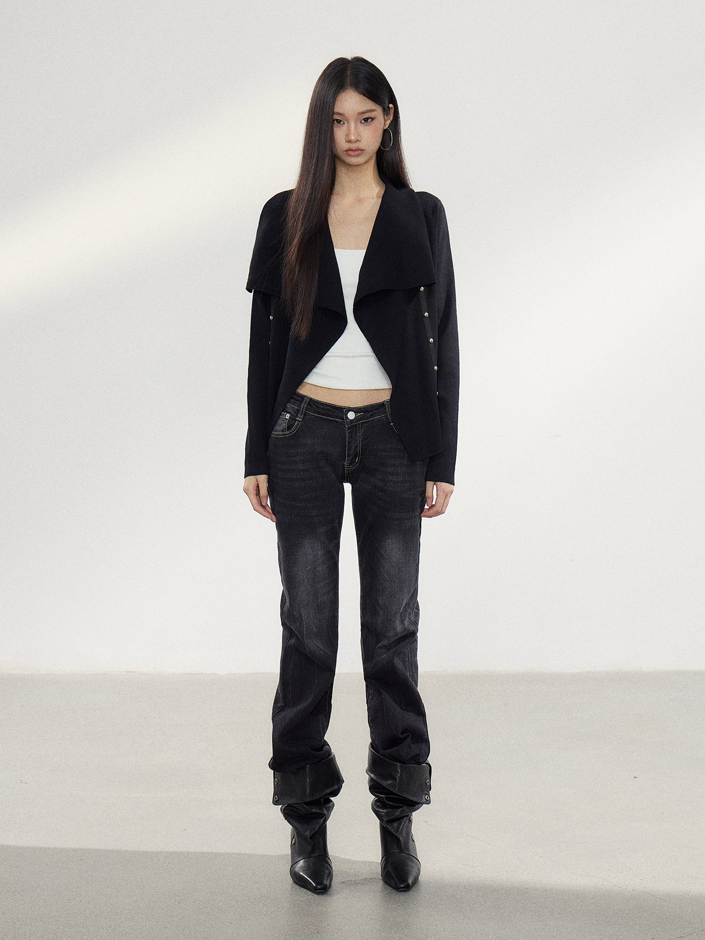 WITHMIN Pure Desire V-Neck Cropped Cardigan