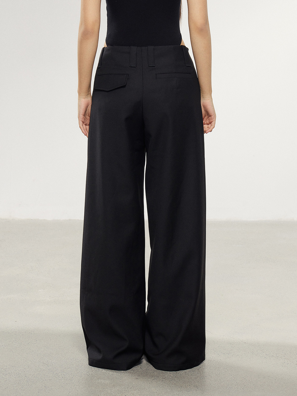 WITHMIN Black Low-Waist Wide-Leg Trousers