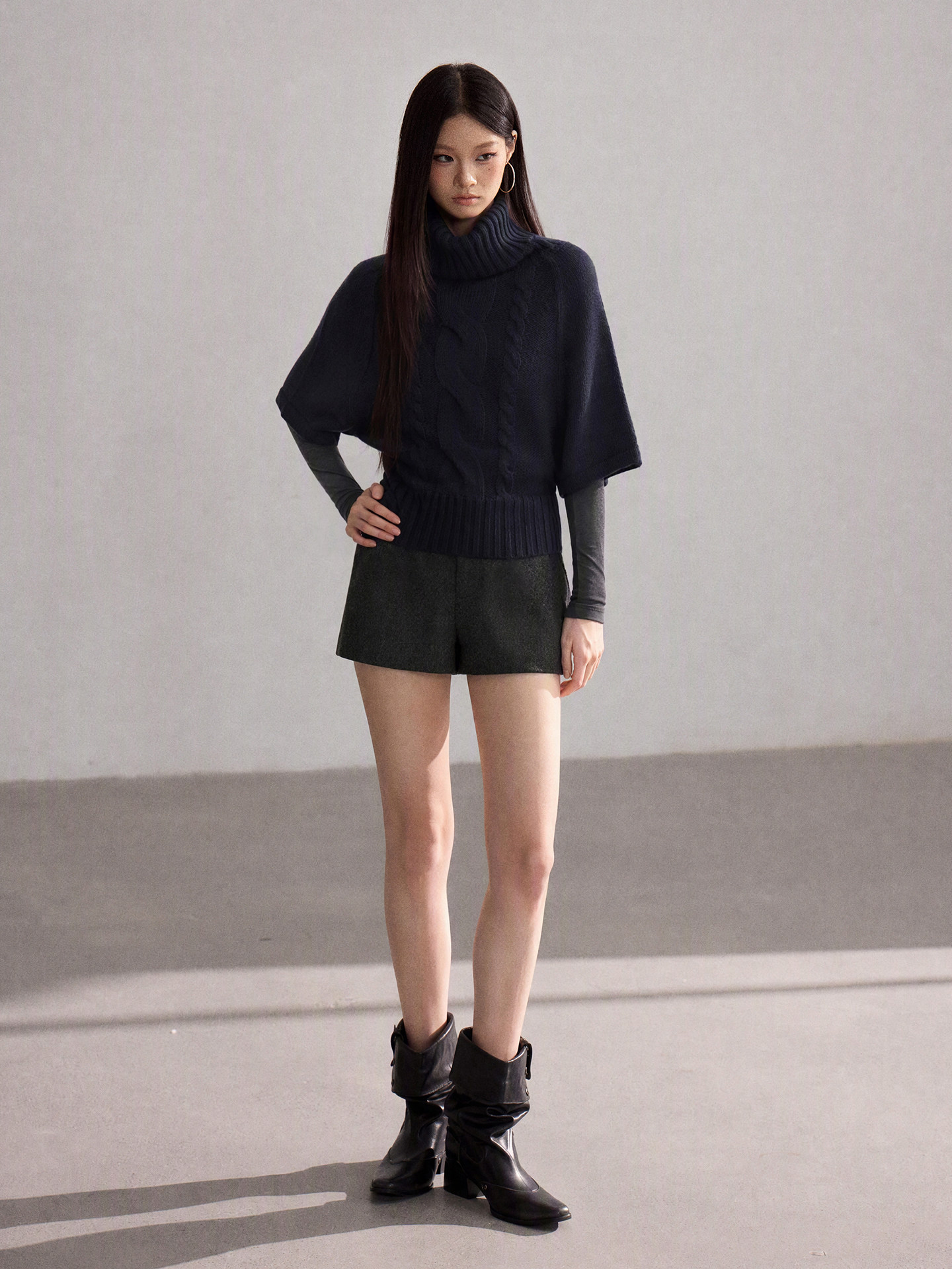 WITHMIN Navy Turtleneck Loose Knit Sweater