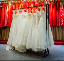 New clothing rack Wrought iron wedding rack Photo studio clothing rack Bridal shop shelf display rack Cheongsam hanger