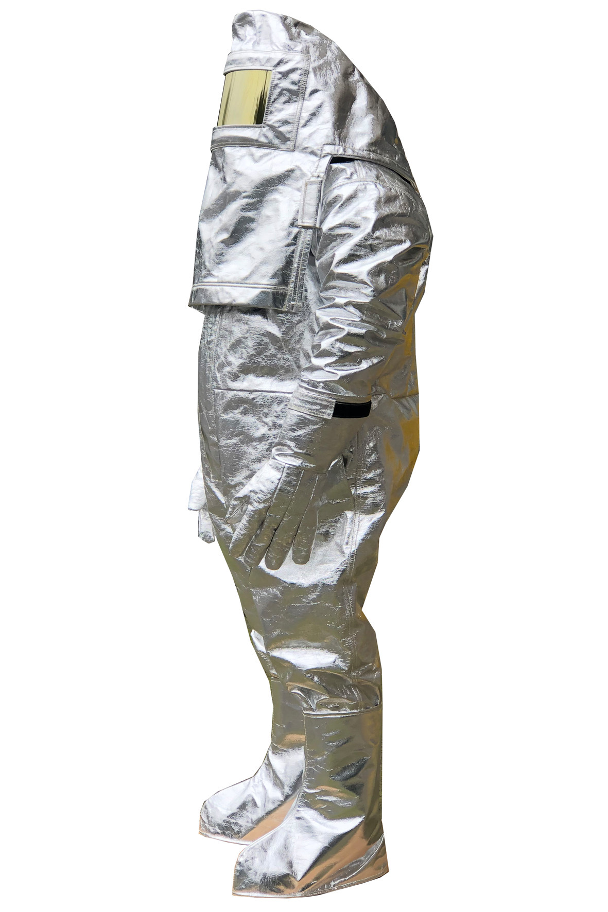 Even body insulated suit of fire suit with a protective even body steam suit
