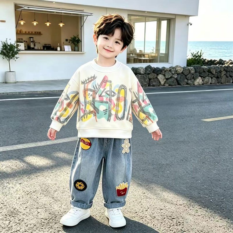 Boys' Sweatshirt Set, New Spring and Autumn Style, Cool and Stylish Casual Sports Two-Piece Set for Little Boys, Trendy and Cool Autumn Outfit for Kids