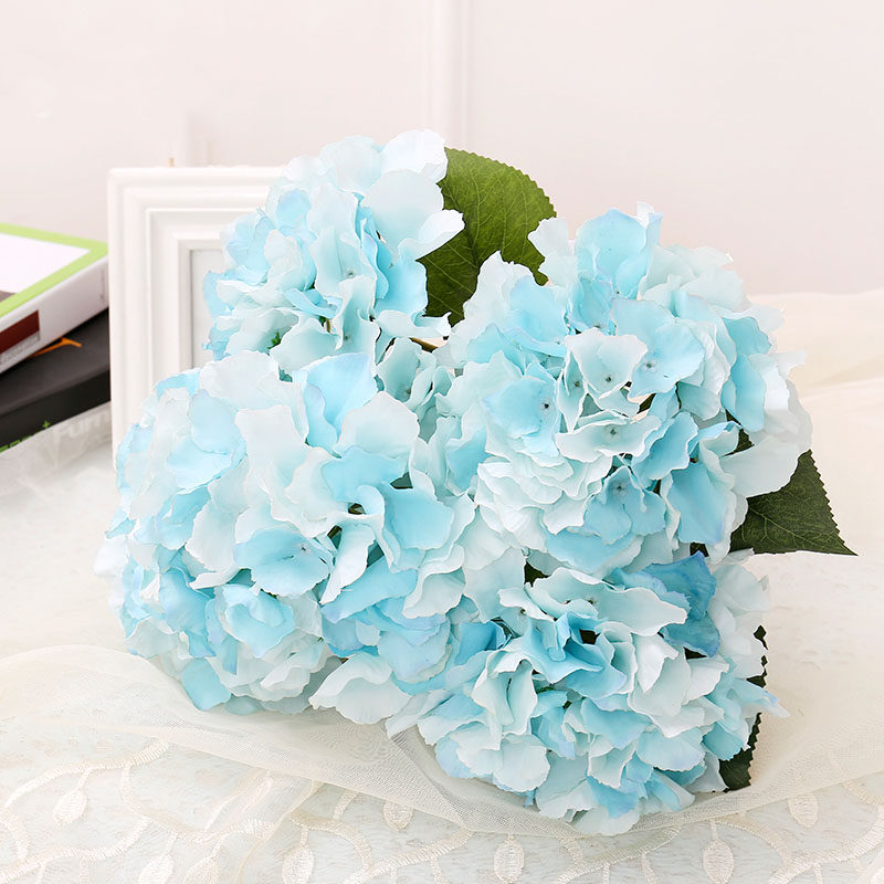 Emulated flower dancing embroidered embroidered embroidered wedding photography hand held in flower European style plastic fake flower table swing flower to embroider the embroidered ball