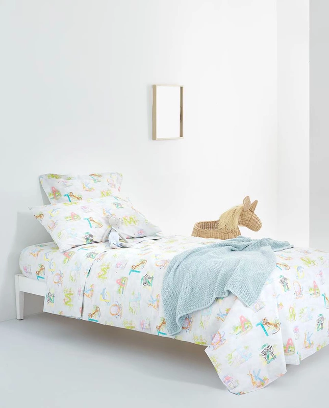Zara Home KIDS loạt các động vật và chữ in trên tờ 47386089999 - Khăn trải giường