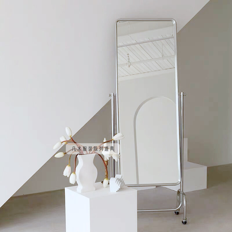 Online red clothing store special wearing test coat floor full body mirror can move solid ins and wind to be thin and colorful