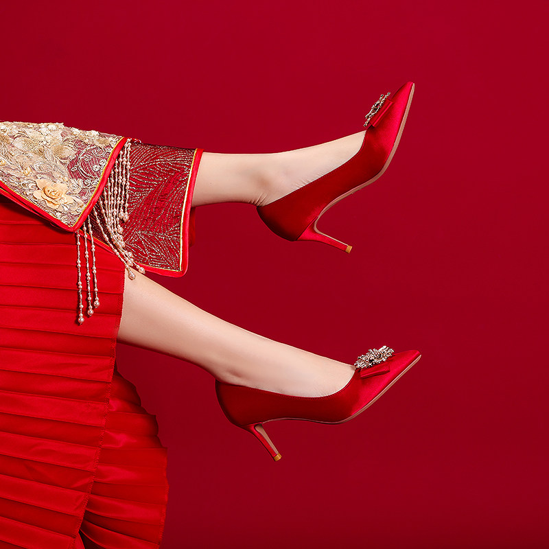 Wedding shoes 2020 new Chinese style rhinestone bridesmaid wedding red Xiuhe bridal shoes pointed toe stiletto high heels women