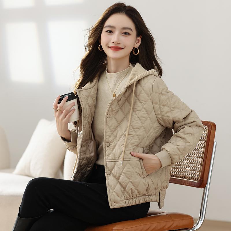 Quilted down Cotton Jacket for Women, Autumn and Winter 2025 New Style, Petite, Fashionable, Lightweight Cotton Coat, Stylish Cotton Clothing, Short Jacket