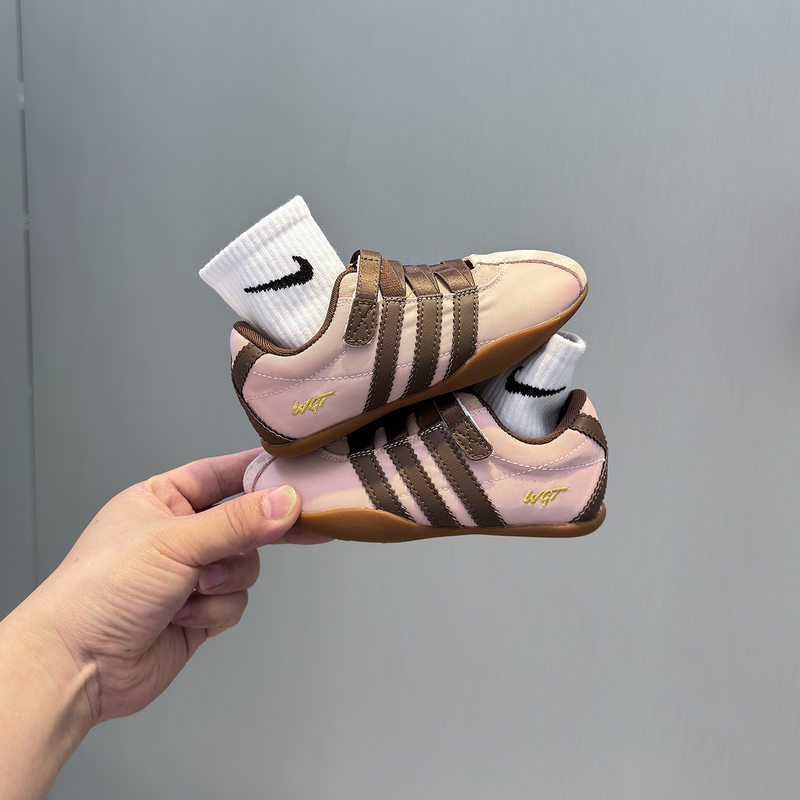 2026 Autumn Children's Ballet Style Training Shoes for Girls, Retro Color-Block Casual Forrest Gump Shoes, Versatile Boys' Sneakers