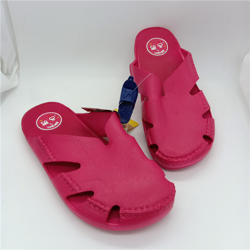 Rubber slippers imported from Vietnam Saigon Baotou sandals for men and women Super soft non-slip beach casual hole shoes