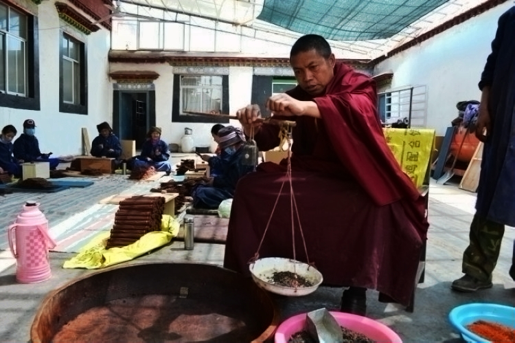 nhang phong thủy Tây Tạng Đền Minzhulin, Tương Hương, Tây Tạng, Thơm, Bất tử, Thơm, Thơm, Thơm, Tự nhiên, Thơm, Handmade - Sản phẩm hương liệu vòng tay trầm hương nữ