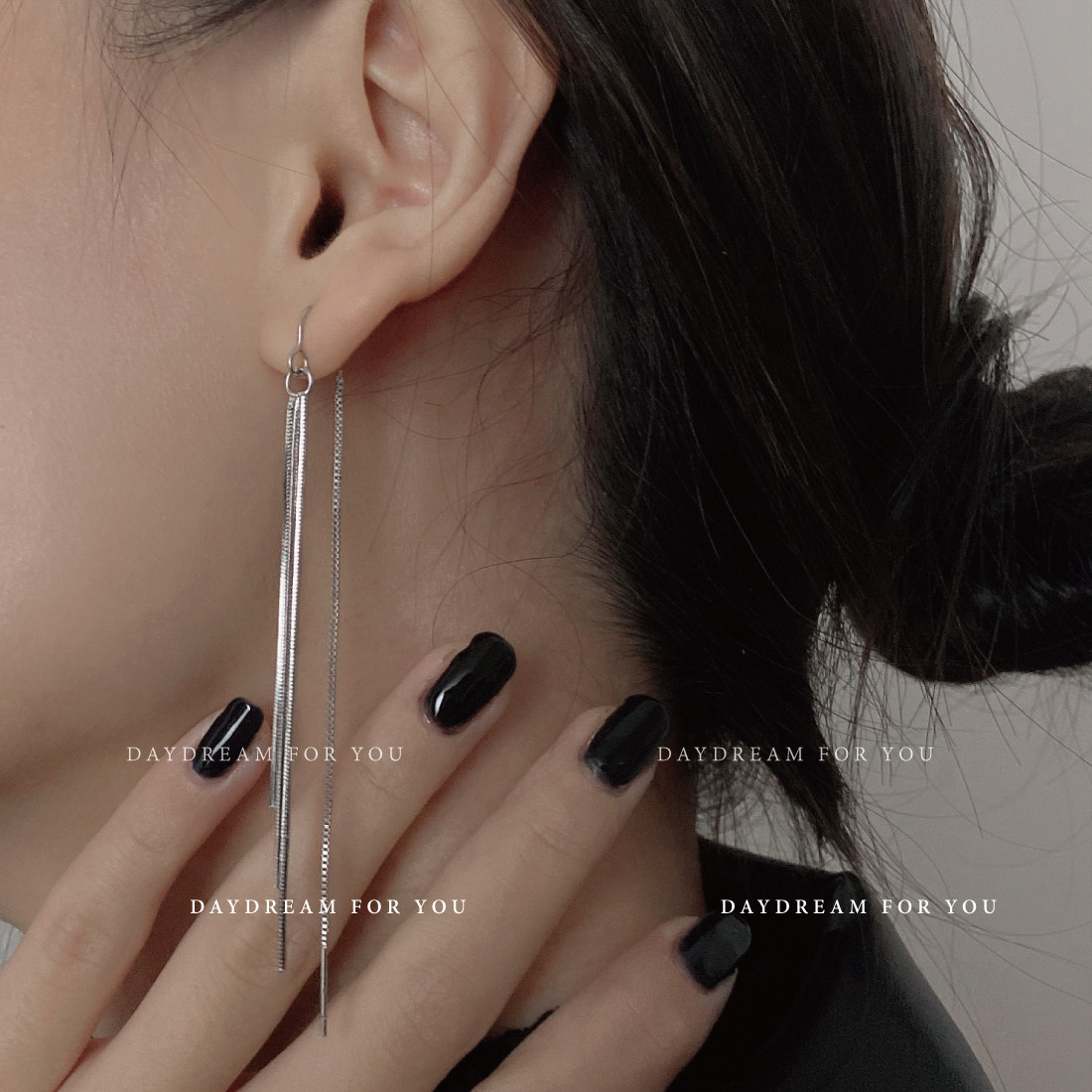 Cool Girl) Metal Chain Flow Susnake Bone Chain Ear Bracelet Small Crowddesign Long Version Earrings Round Face Display Slim