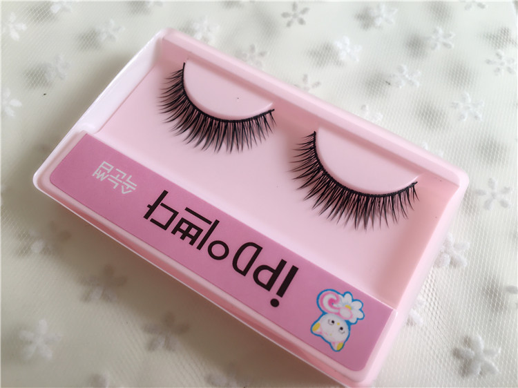 Một hộp gồm 10 cặp mèo con lông mi giả 110 chéo tự nhiên dày ngắn thân cứng mô phỏng sinh viên mi giả katun