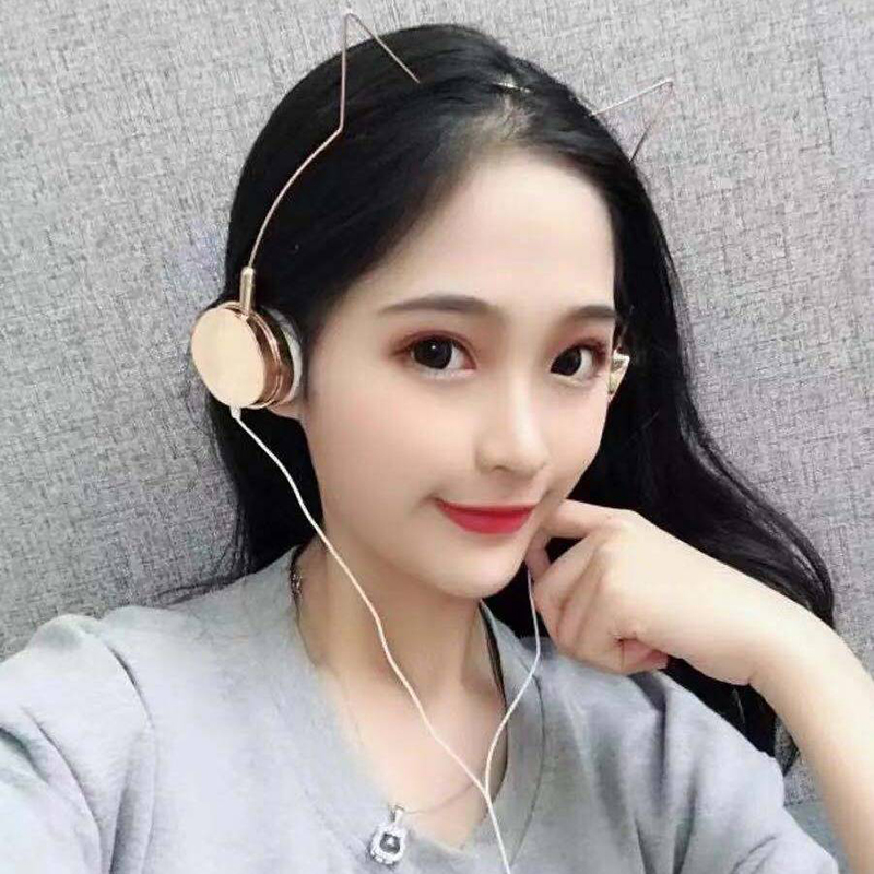 New Pint Cat Ear Headphones Headphones Wear with wheat game flat screen Red anchor Children student cute