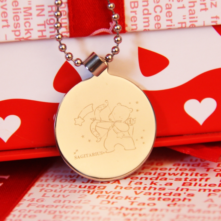 Personality custom free laser engraving titanium zhong brand name brand name tag to give necklace gift box