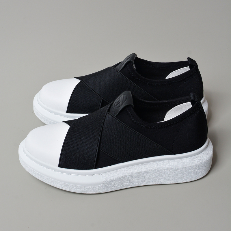 2026 Spring/Summer New Women's Slip-On Sneakers, Casual White Shoes, Thick-Soled Shoes, Sports and Leisure Breathable Loafers
