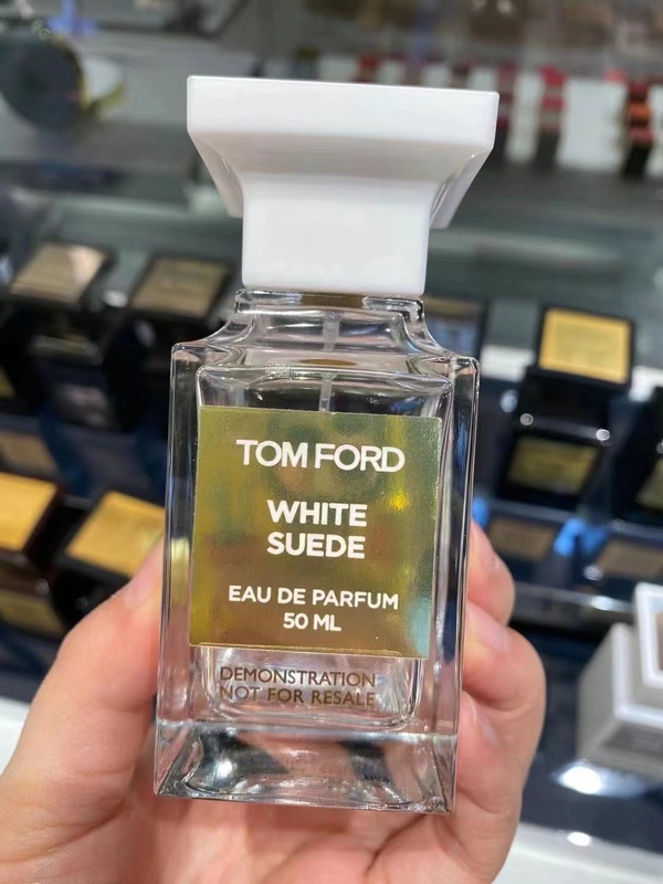 Tom Ford Oud Wood, Rose Prick, Snow Glow, Neroli, White Musk, Tobacco Tom Ford Oud Wood, Rose Prick, Snow Glow, Neroli, White Musk, Tobacco