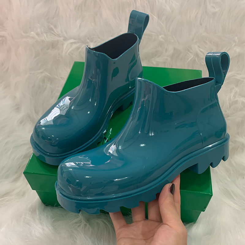 A small - foot MJ BV boots boots and shoes with thick - soles increase waterproof and anti - slip couple's one shoes