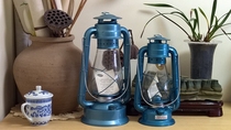 Stock old goods in the 1970s foreign aid horse lantern kerosene lamp outdoor tent wilderness camp extra mast lamp