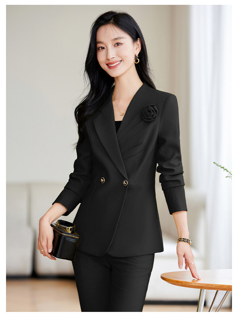 パンツセットアップ フラワーコサージュ付きダブルテーラードジャケットパンツセットアップ