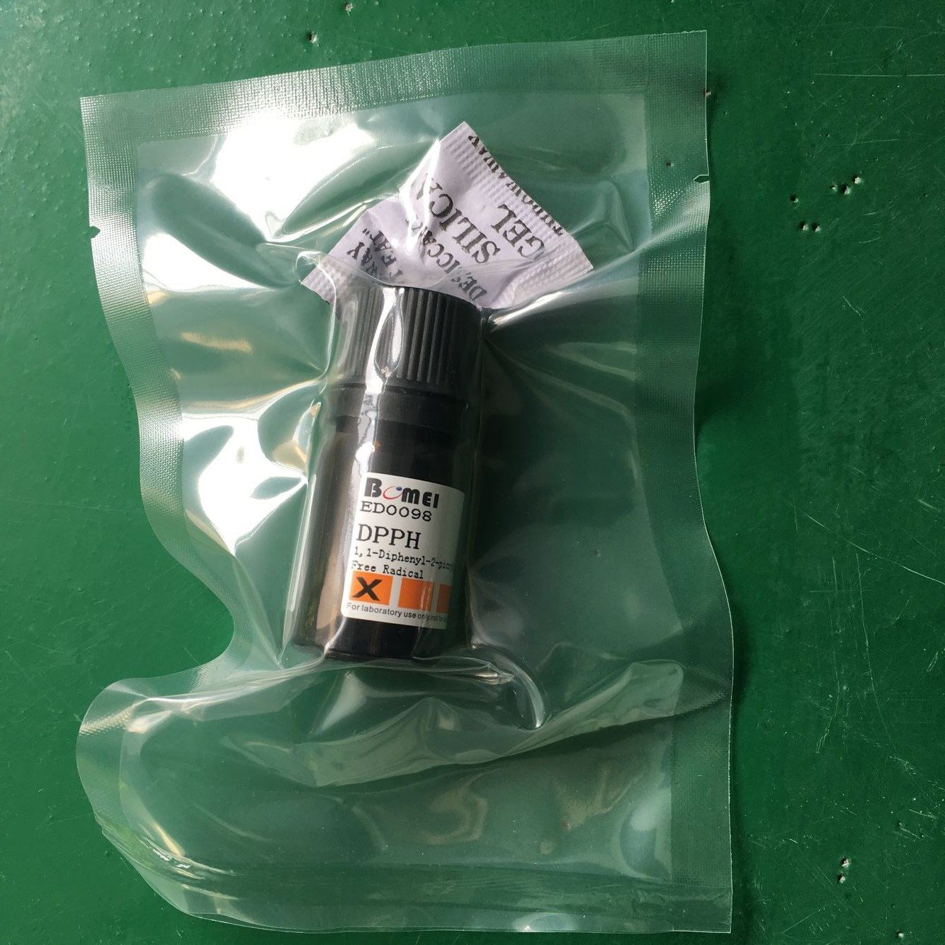 DPPH 22-diphenyl-1-phylline 11-dibenzene-2-pyruvate based experimental reagent