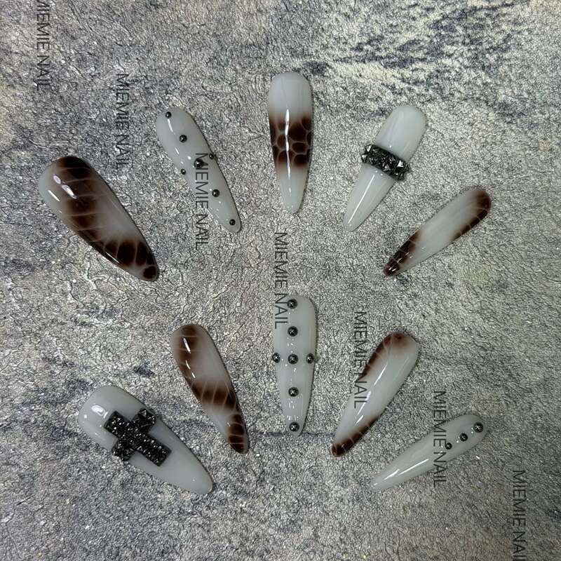 【Miemie】Purely Handmade Niche Translucent White-Brown Crocodile Pattern Cross-Shaped Gradient Design High-End Wearable Nails 【Miemie】Purely Handmade Niche Translucent White-Brown Crocodile Pattern Cross-Shaped Gradient Design High-End Wearable Nails