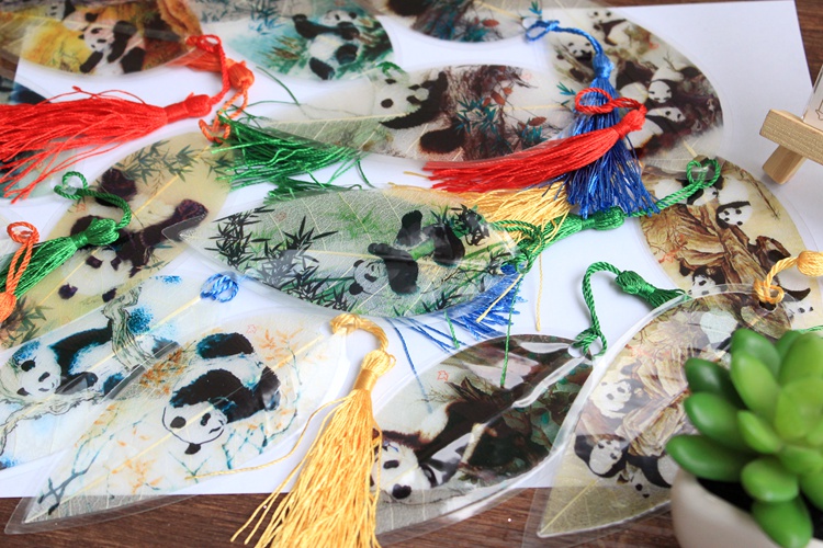 Panda leaf bookmarks Artistic style Xiaoqing stationery to give students rewards Chengdu small gift hands letter gift
