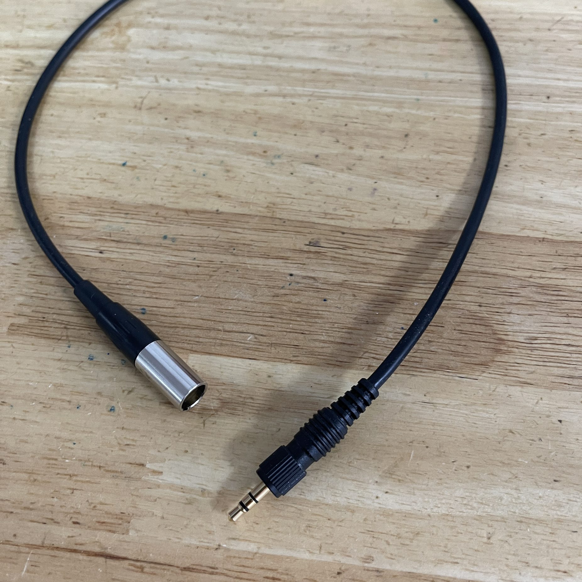 Applicable Sony Little Bee D11C1 ultra-connected Canon C70 Audio Line 3 5 with lock transfer MINIXLR Canon Line