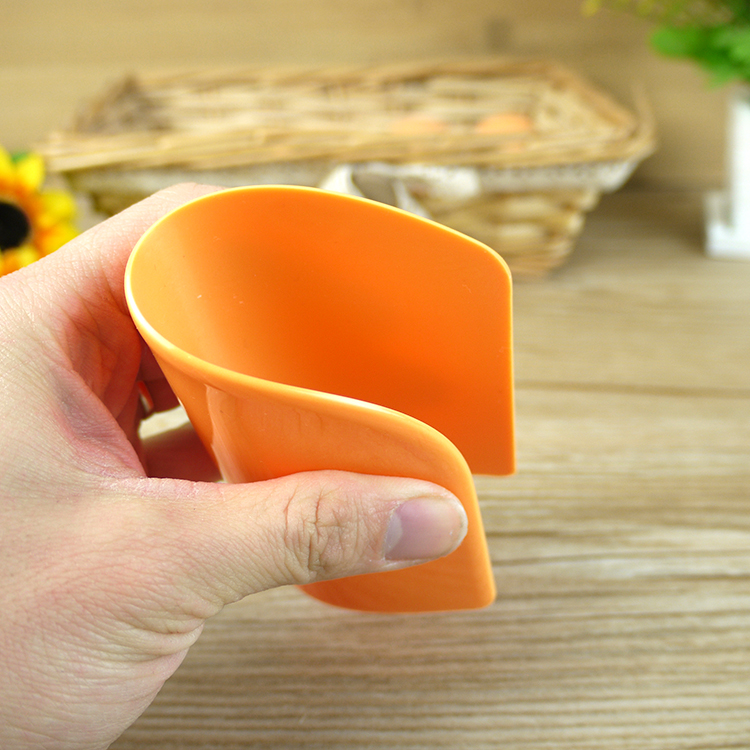 Dual-purpose soft scraper plastic semi-circular trapezoidal scraper curved cream cake scraping edge cutter baking tool