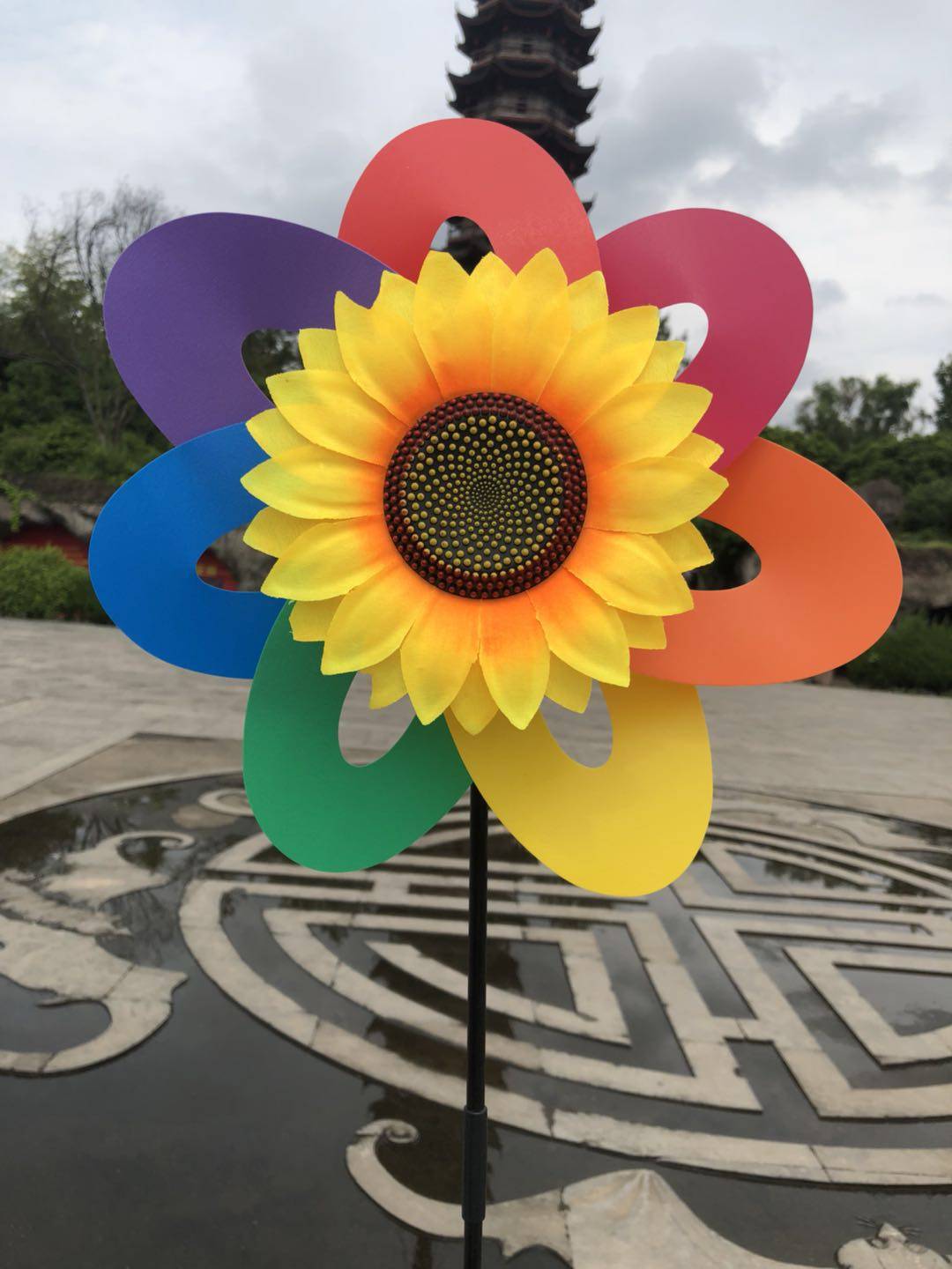 New electric creative windmill smile windmill children's toy colorful bright windmill windmill windmill windmill