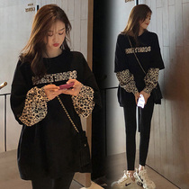 Pregnant women spring suit 2021 spring and autumn fashion top stitching fake two loose net red foreign style age-reducing tide mom