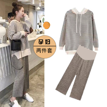 Pregnant women spring suit fashion 2021 new spring and autumn knitted sweater out net red wide leg pants two-piece set