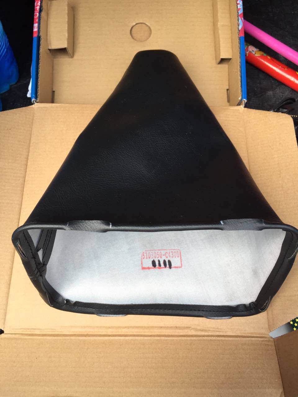 Adapted Dongfeng Tianlong Tianjin Tianjin Vigorous God Gear Lever Hanger DUST SHIELD DONGFENG 153 TESHANG GOD-WOO CREATIVE ACCESSORIES