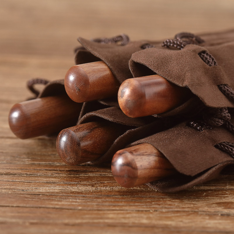 There is face, it is full of style, the log gel pen has the ancient charm, and the pen bag is sent