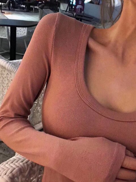 Modal Tight-Fitting Bust-Enhancing Base Shirt with Large Neckline, Long-Sleeved T-Shirt for Women, Suitable for Spring, Summer, and Autumn, U-Neck, Sexy, Slimming, Versatile Top