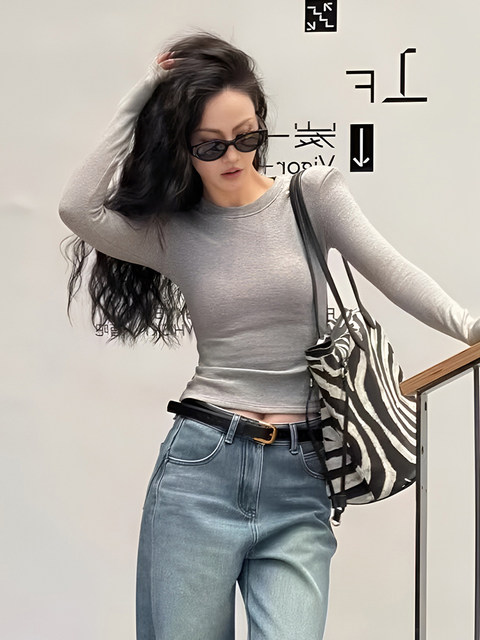 American Retro Style Tight-Fitting Long-Sleeve Base Shirt for Women, Autumn/Winter 2025 New Simple T-Shirt, Slim-Fit Inner Wear, Slimming Top