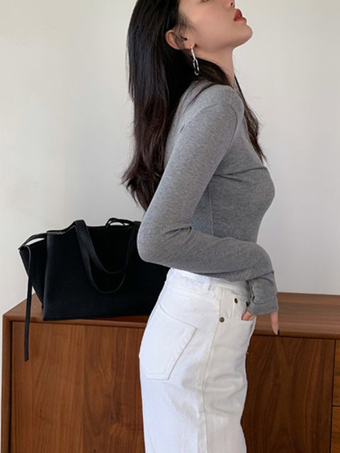 Designed V-Neck Tight-Fitting Long-Sleeved Top for Women in Autumn and Winter, Slimming, Sexy, Versatile, Stylish and Slim-Fitting Knitted Top