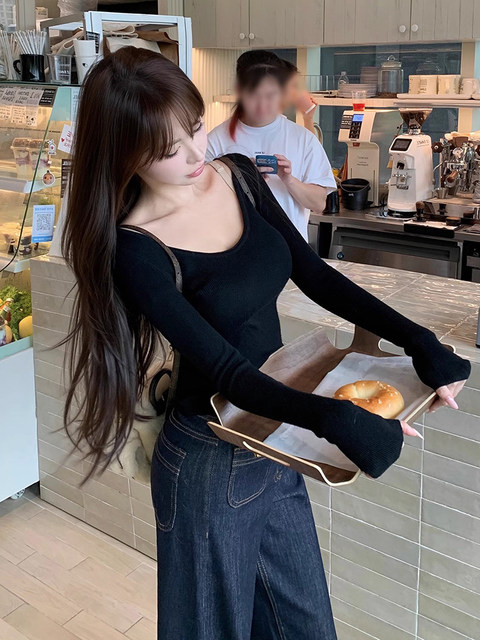 Tight-Fitting Knit Base Layer Top for Women, Autumn and Winter New 2025 Trendy Fashionable Round Neck European Style Top