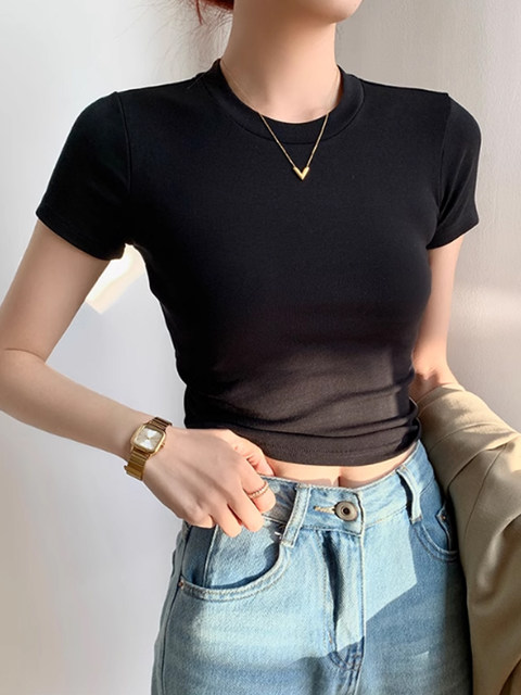 Red Short-Sleeved T-Shirt for Women 2025 Summer New Slim-Fit Hot Girl Chic Korean Style Top with Regular Shoulders