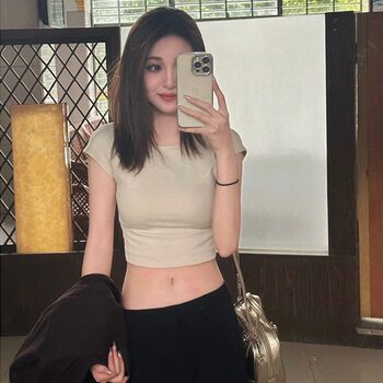 Sexy Off-Shoulder Short-Sleeve Tight-Fitting T-Shirt for Women, New Summer Slim-Fit Design, Niche Hot Girl Short Top