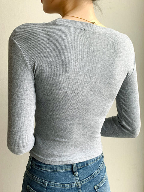 Solid Color Slim-Fit Long-Sleeve Simple Base Shirt for Women, Autumn and Winter Versatile Slimming U-Neck Top