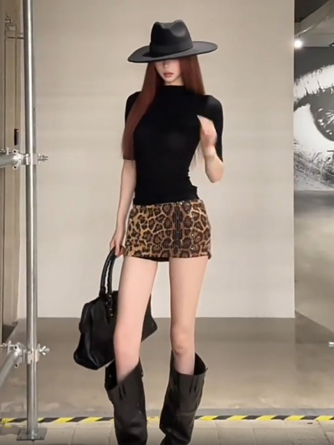 Elegant Style Half-High Collar Slim-Fit T-Shirt for Women, Early Spring 2026 New Model, Sexy Tight-Fitting Slimming Base Layer Top