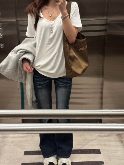 White V-Neck Short-Sleeve T-Shirt for Women, Spring 2026 New Style, Loose Fit, Slimming, Versatile, Relaxed Casual Lazy Top