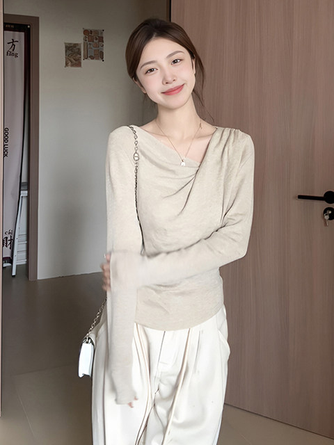 French-Style Off-Shoulder Top for Women, Autumn and Winter, Unique Design, Niche, Beautiful, Slim-Fitting Knitwear