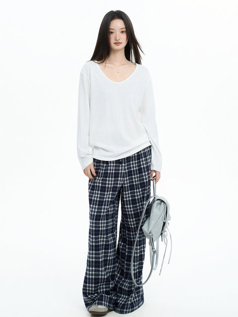 Casual White V-Neck Long-Sleeve T-Shirt for Women, Autumn/Winter 2025 New Style, Loose Fit, Slimming, Layering, Versatile Base Layer Top